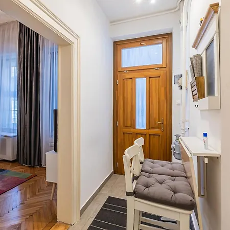 Opera Loft *