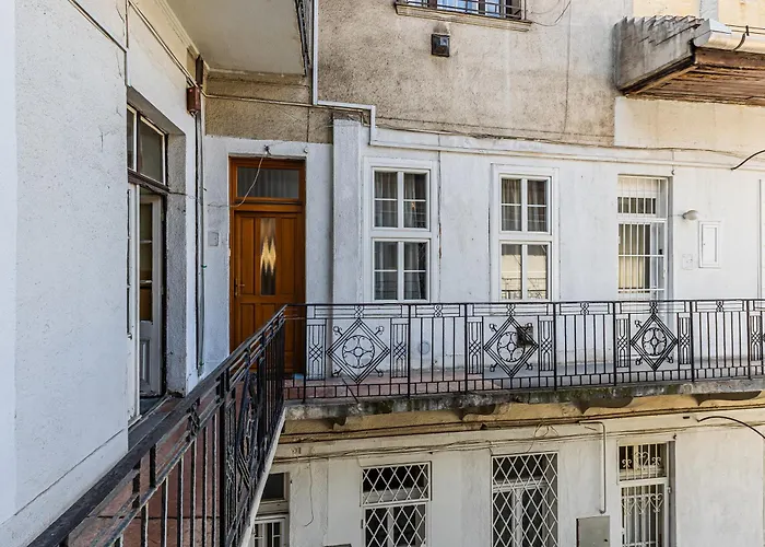 Opera Loft Apartament *